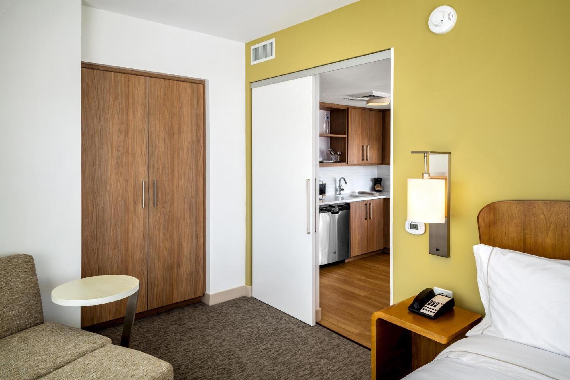 Element Bend Hotel Екстериор снимка