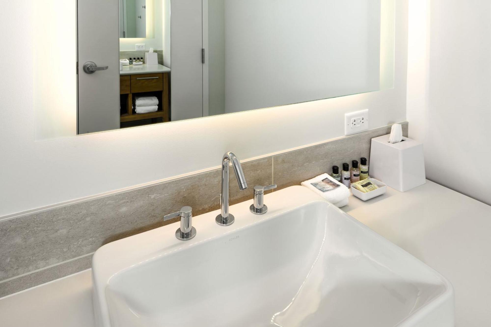 Element Bend Hotel Екстериор снимка
