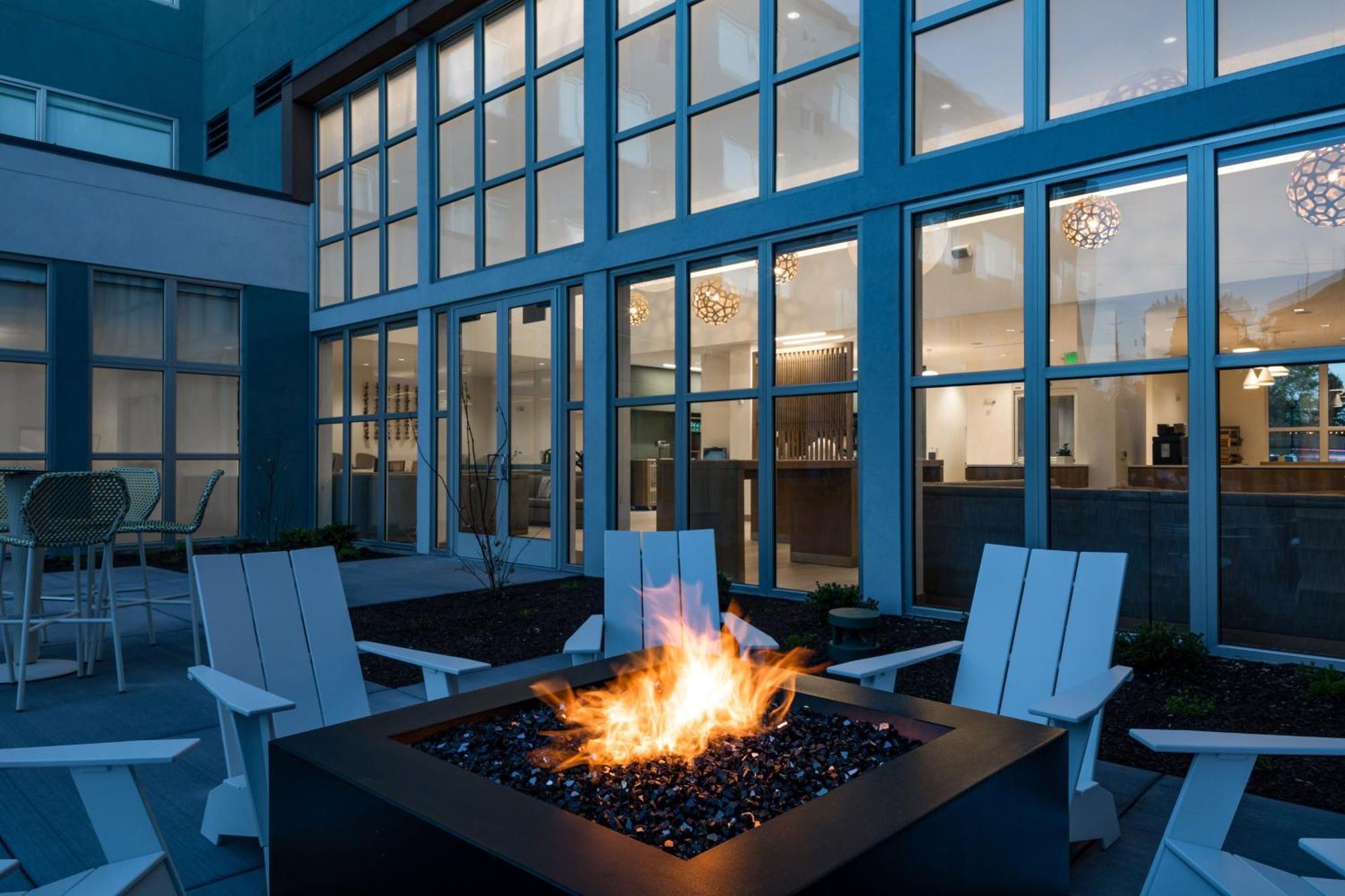 Element Bend Hotel Екстериор снимка
