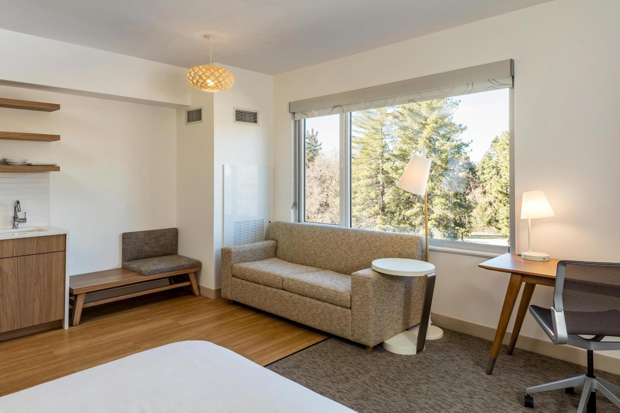 Element Bend Hotel Екстериор снимка