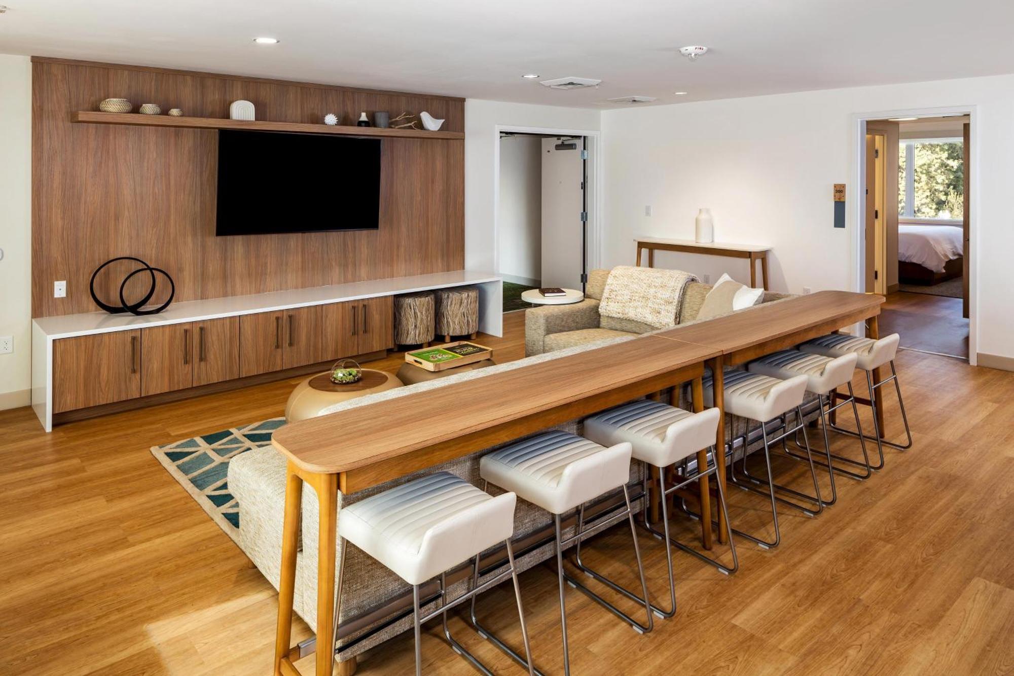 Element Bend Hotel Екстериор снимка